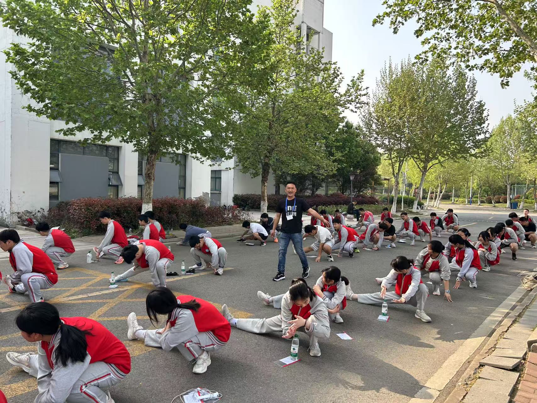 圖為：同學們考前活動.jpg